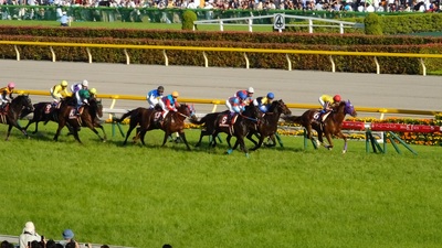 １周目スタンド前