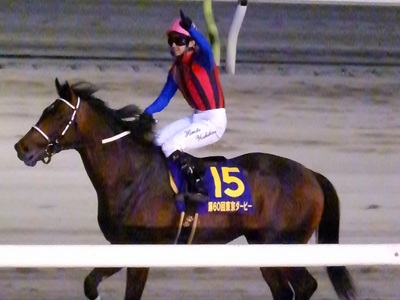 優勝馬ハッピースプリントと吉原寛人騎手（金沢）
