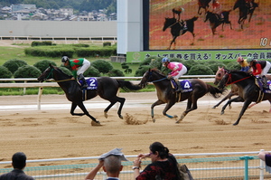 ２周目スタンド前