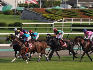 １周目スタンド前